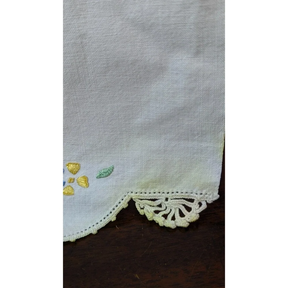 Vintage Linen Table Runner 36
